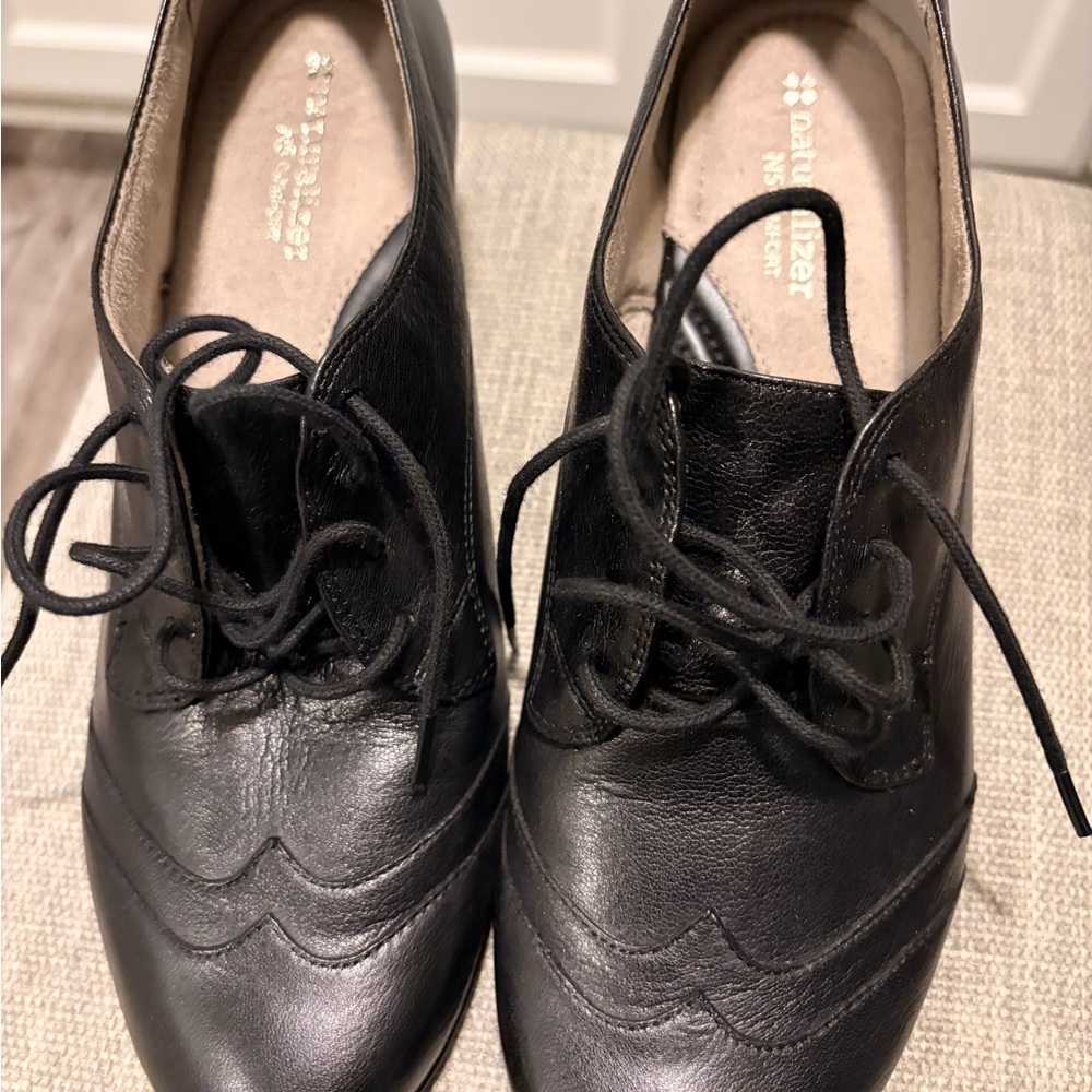 Naturalizer Women's Black Oxford Shoes